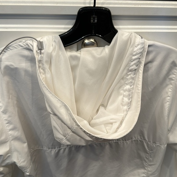 Columbia lightweight white hooded jacket - Picture 5 of 6